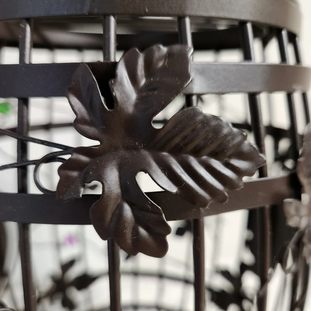 Metal Caged Barrel Cork Holder